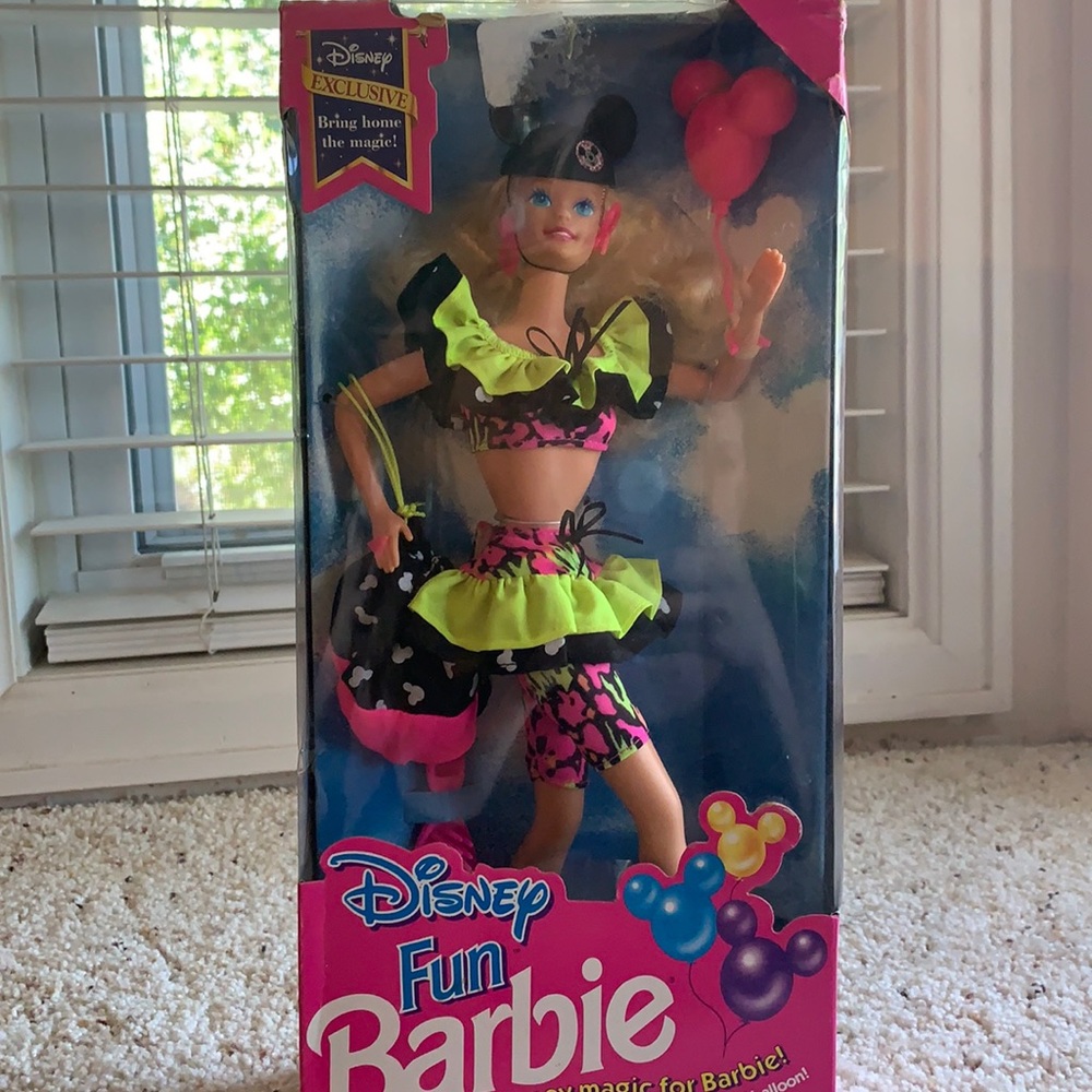 Disney Fun Barbie 1992